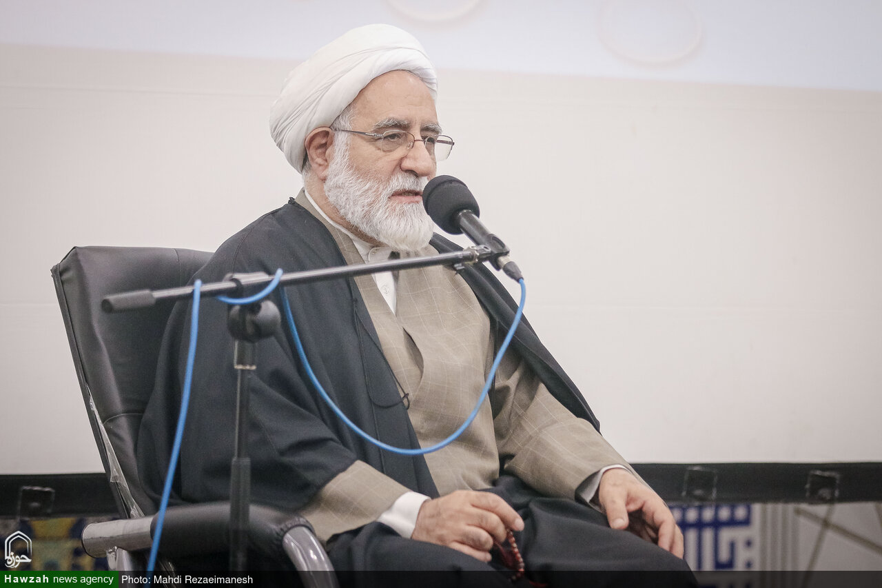 هدایت جامعه مأموریت اصلی روحانیت است