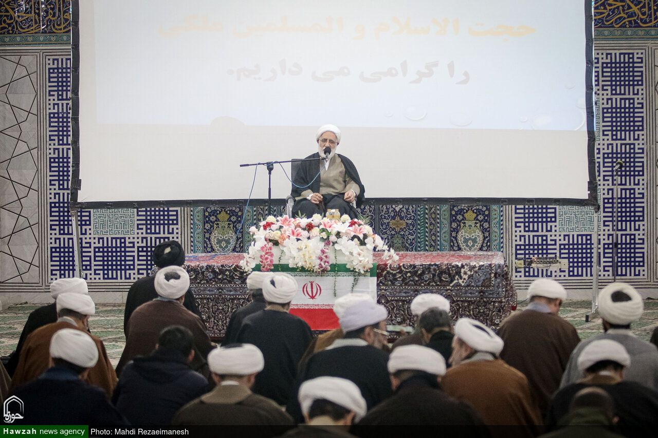 هدایت جامعه مأموریت اصلی روحانیت است