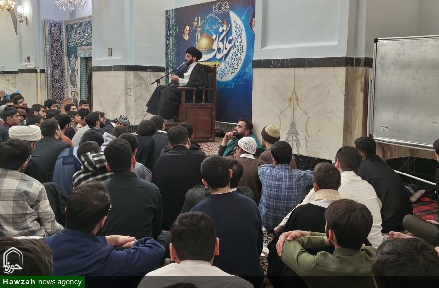 تبیین بدون منظومه فکری رهبری، به انقلاب آسیب می‌زند