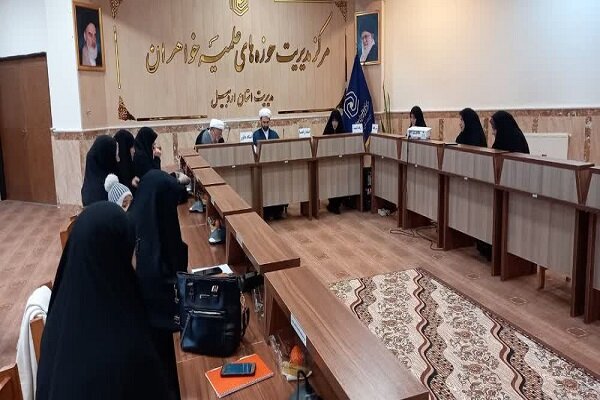 پایان‌نامه "عوامل اخلاقی حبط اعمال از منظر تفاسیر المیزان و تسنیم" در اردبیل دفاع شد+عکس