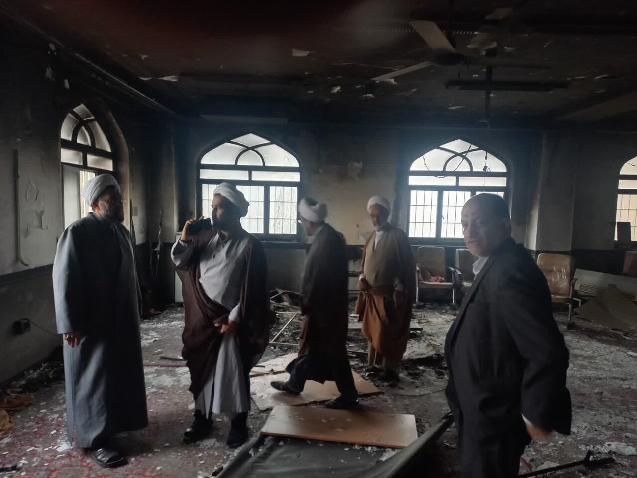 بازدید مسئولان حوزه علمیه خواهران کشور از ساختمان تخریبشده مدرسه علمیه حضرت زهرا(س) میبد+تصاویر