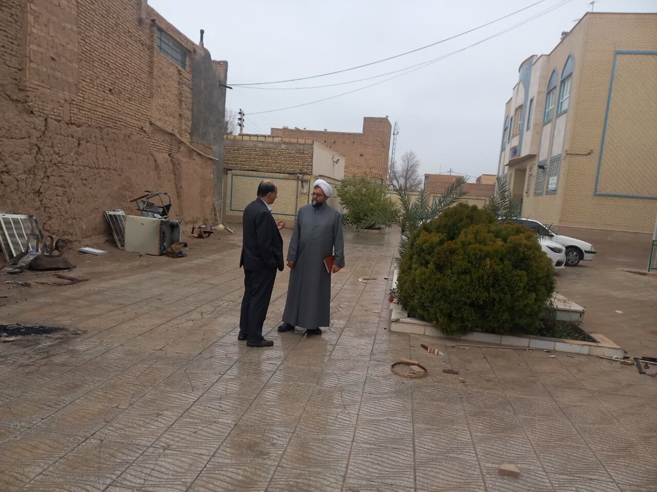 بازدید مسئولان حوزه علمیه خواهران کشور از ساختمان تخریبشده مدرسه علمیه حضرت زهرا(س) میبد+تصاویر