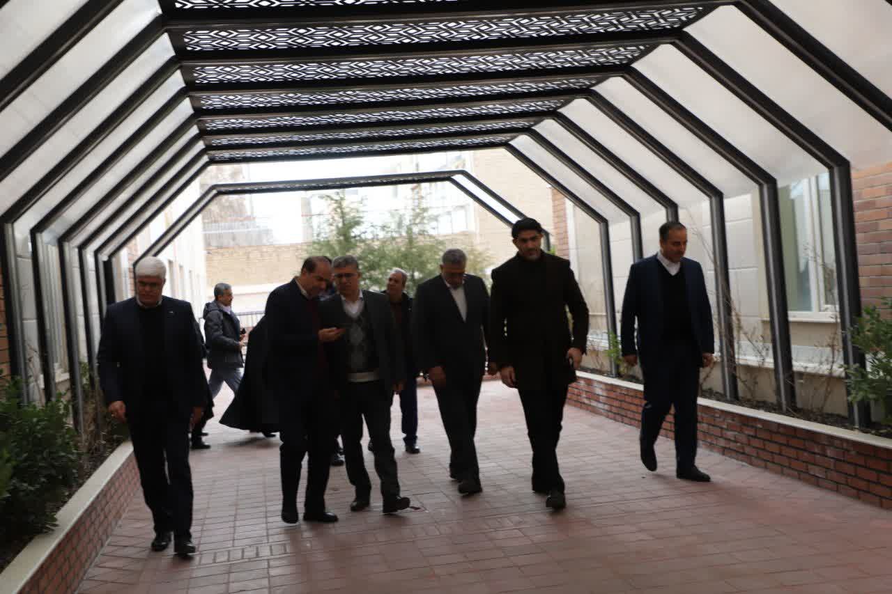 پیگیری ویژه پرونده‌های ایثارگران استان مرکزی در موسسه ایثار