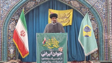 همه ما به لباس سبز و مقدس سپاه افتخار می‌کنیم