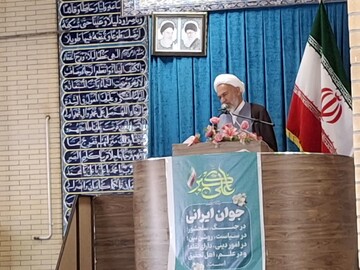 انقلاب اسلامی روز به روز در مسیر تحقق اهداف عالی خود پیش میرود