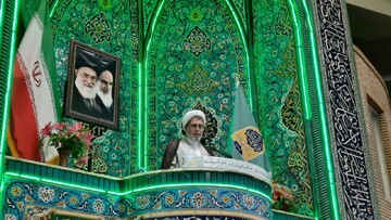 هوشیاری در برابر فتنه‌های دشمنان و مقابله با فساد اقتصادی ضروری است