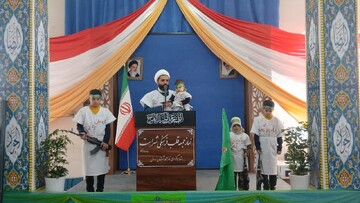 کفن‌پوشی امام جمعه اردل در پاسخ به تهدید ترامپ: ما منتظر اشاره رهبر هستیم