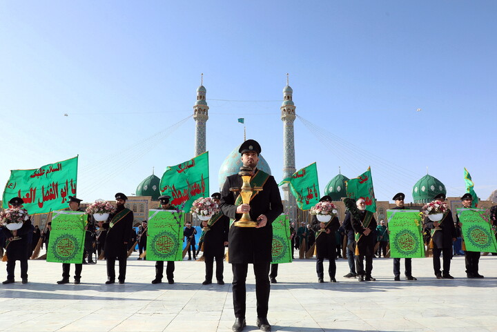 تصاویر/  آیین جاروکشی خادمان مسجد مقدس جمکران