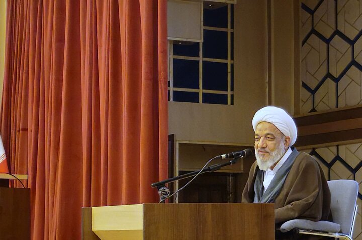 تصاویر/ بزرگداشت مقام علمی و اخلاقی مرحوم حجت‌الاسلام والمسلمین سقای بی‌ریا