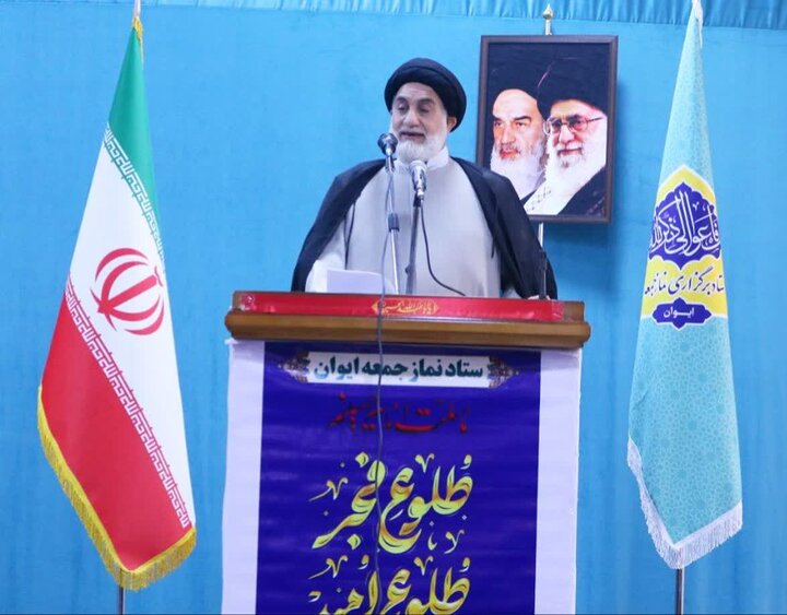 تصاویر/ اقامه نماز جمعه در شهرستان ایوان