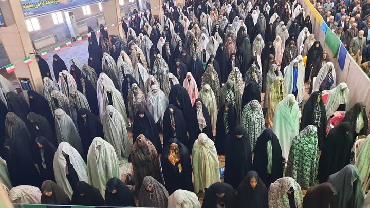 تصاویر/اقامه نماز جمعه در شهرستان خمین