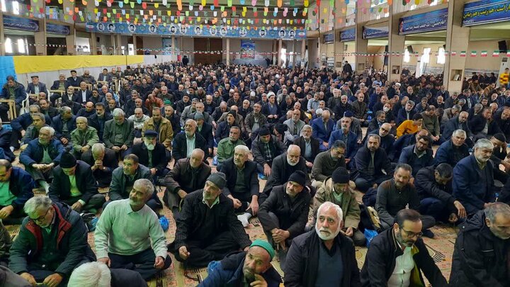 تصاویر/اقامه نماز جمعه در شهرستان خمین