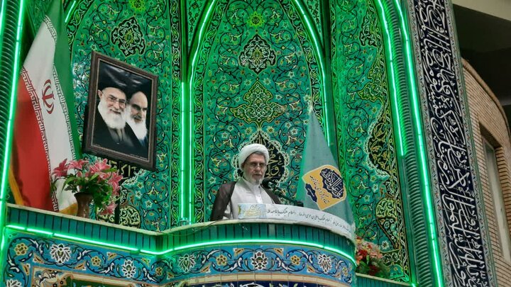 تصاویر/اقامه نماز جمعه در شهرستان خمین