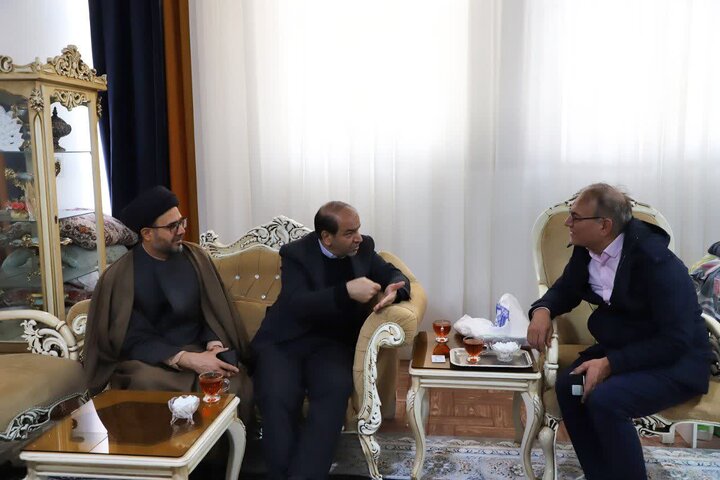 تصاویر/دیدار و دلجویی مدیرکل بنیاد شهید و امور ایثارگران استان مرکزی با جانباز سرافراز ابوالفضل اسدی