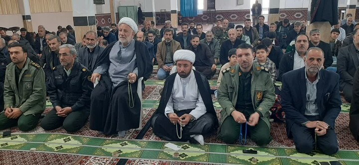 تصاویر/ اقامه نماز جمعه در شهرستان دندی