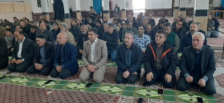 تصاویر/ اقامه نماز جمعه در شهرستان دندی