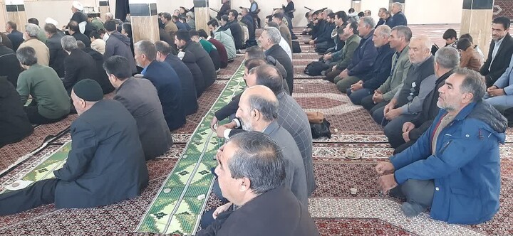 تصاویر/ اقامه نماز جمعه در شهرستان دندی