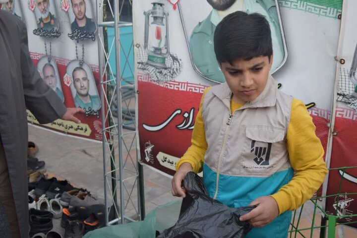 تصاویر/ نمازعبادی سیاسی جمعه آران وبیدگل