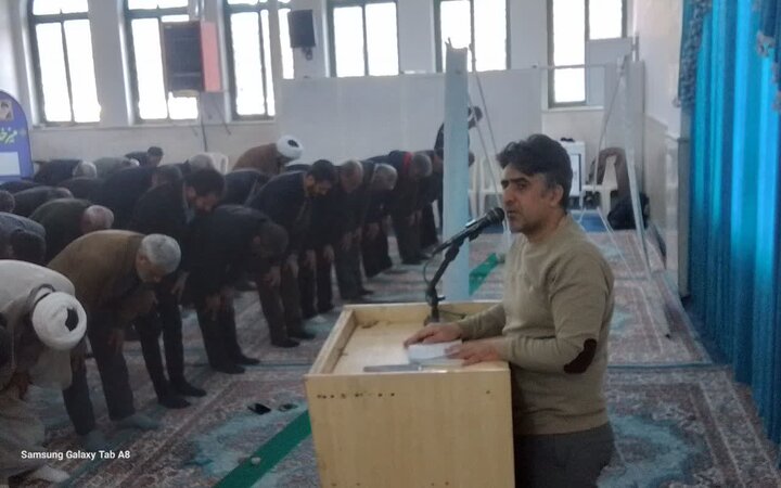 تصاویر/ نمازعبادی سیاسی جمعه نوش آباد