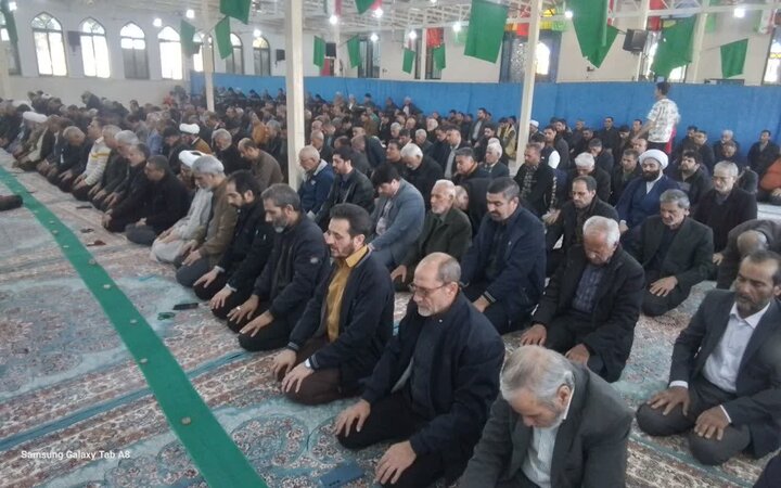 تصاویر/ نمازعبادی سیاسی جمعه نوش آباد