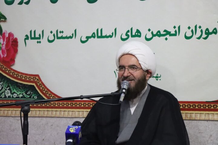 دیدار رئیس سیاست گذاری ائمه جمعه با اعضای انجمن اسلامی