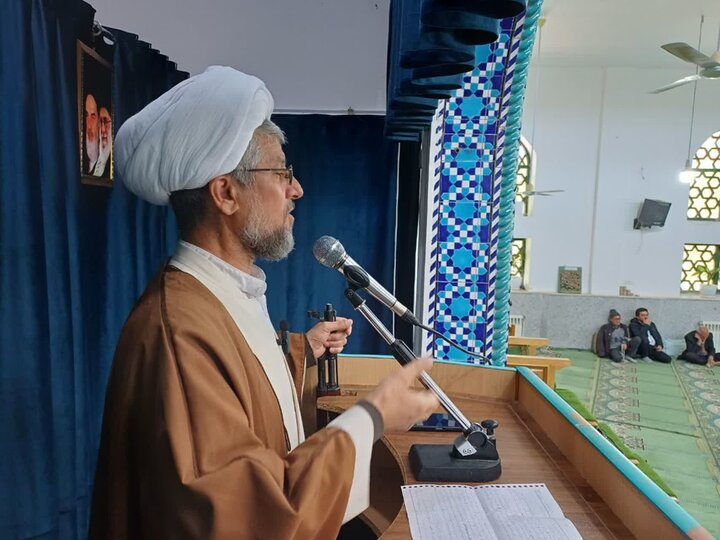 تصاویر/ اقامه نمازجمعه امین‌شهر
