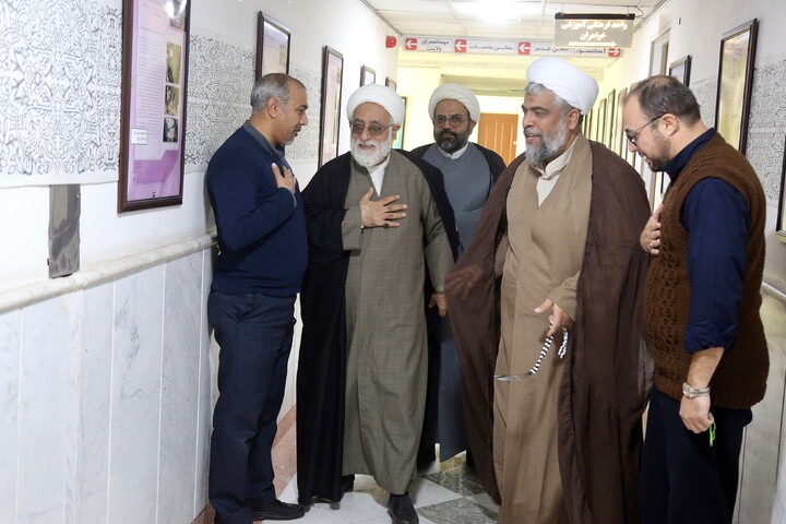 تصاویر/ حضور قائم‌مقام مدیر حوزه علمیه قم در بین راه‌یافتگان به مرحله کشوری مسابقات علمی (المپیاد) طلاب