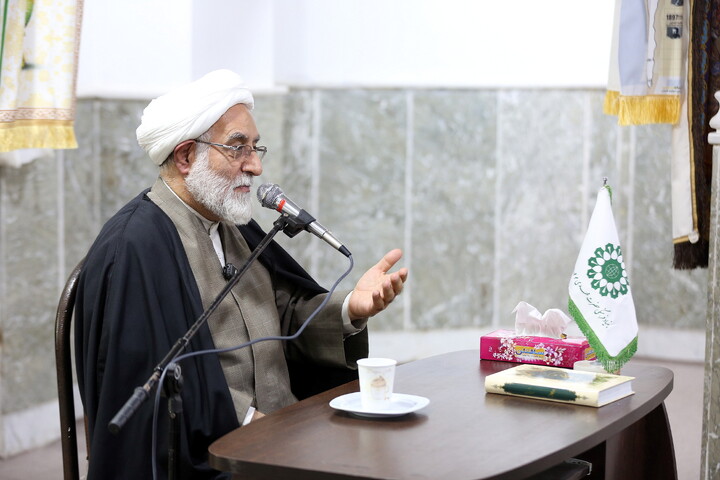 تصاویر/ حضور قائم‌مقام مدیر حوزه علمیه قم در بین راه‌یافتگان به مرحله کشوری مسابقات علمی (المپیاد) طلاب