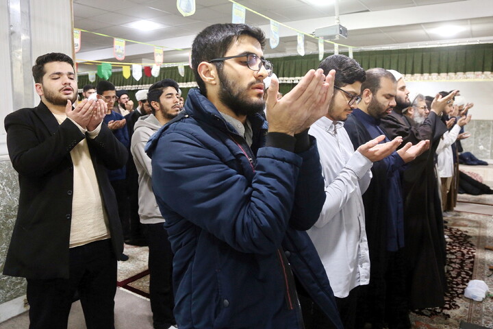 تصاویر/ حضور قائم‌مقام مدیر حوزه علمیه قم در بین راه‌یافتگان به مرحله کشوری مسابقات علمی (المپیاد) طلاب