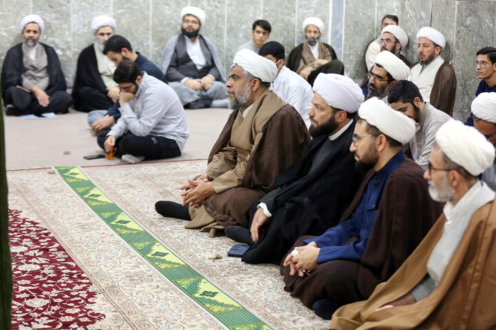 تصاویر/ حضور قائم‌مقام مدیر حوزه علمیه قم در بین راه‌یافتگان به مرحله کشوری مسابقات علمی (المپیاد) طلاب