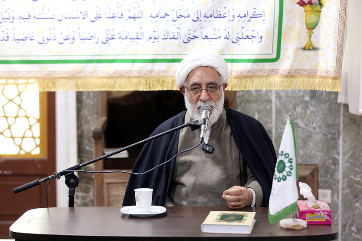 تصاویر/ حضور قائم‌مقام مدیر حوزه علمیه قم در بین راه‌یافتگان به مرحله کشوری مسابقات علمی (المپیاد) طلاب