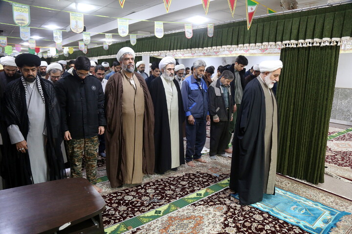 تصاویر/ حضور قائم‌مقام مدیر حوزه علمیه قم در بین راه‌یافتگان به مرحله کشوری مسابقات علمی (المپیاد) طلاب