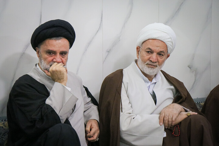 تصاویر/ دیدار نماینده مردم استان قم و تهران با خانواده شهدای انتظامی فتنه اخیر