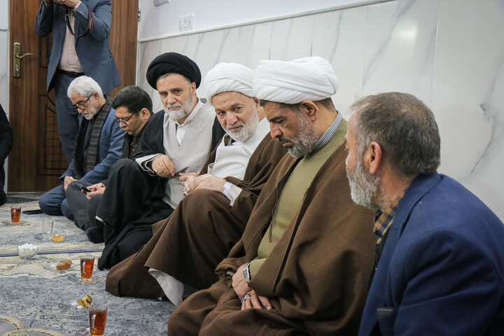 تصاویر/ دیدار نماینده مردم استان قم و تهران با خانواده شهدای انتظامی فتنه اخیر