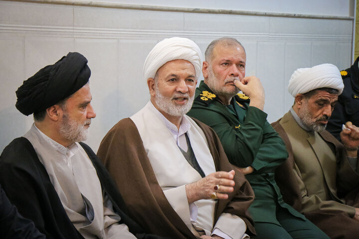 تصاویر/ دیدار نماینده مردم و استاندار و فرمانده سپاه استان قم با خانواده شهدای مردمی اغتشاشات اخیر