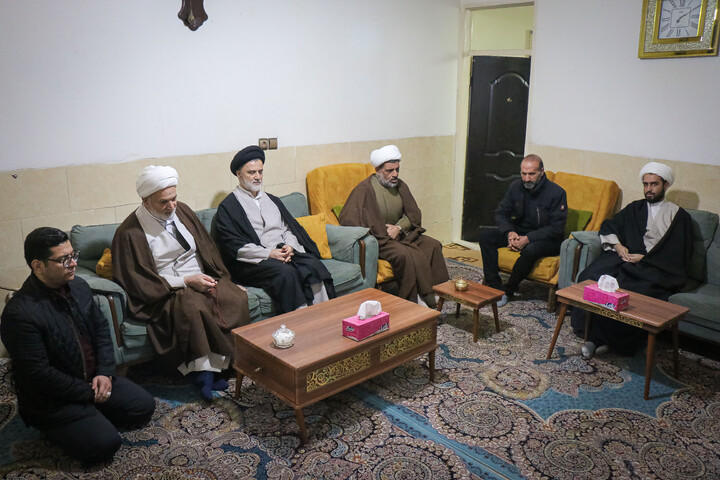 تصاویر/ دیدار نماینده مردم و استاندار و فرمانده سپاه استان قم با خانواده شهدای مردمی اغتشاشات اخیر