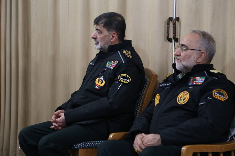 آية اللّه العظمى مكارم الشيرازيّ يشيد بتضحيات القوّات العسكريّة والأمنيّة ويشدّد على اهتمام المسؤولين بمعيشة الشعب