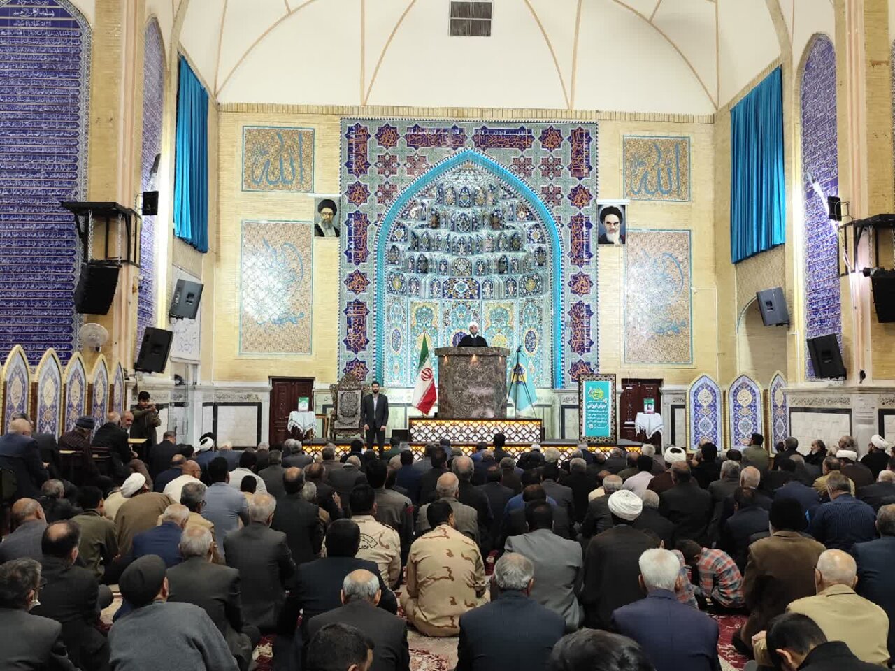 انقلاب اسلامی با صبر و تقوای مردم، کشور را از ذلت و وابستگی نجات داد