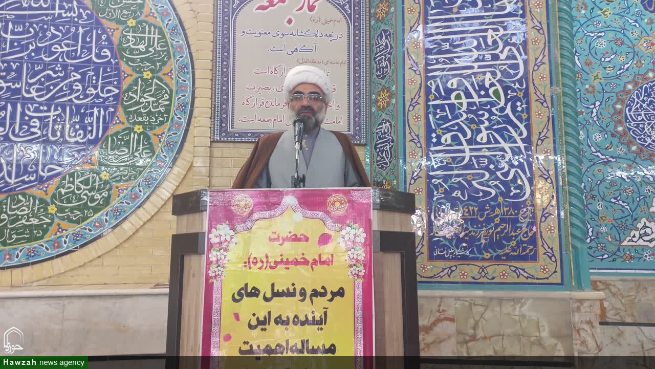 جوانان مراقب باشند در دام فضای مجازی دشمن نیفتند