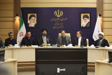 مسئولان برای حل مشکلات مردم شبانه‌روز تلاش کنند