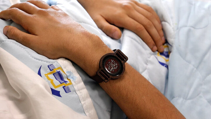 تصاویر/ عیادت مجروحین اغتشاشات اخیر توسط نمایندگان آیت الله اعرافی