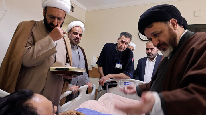 تصاویر/ عیادت مجروحین اغتشاشات اخیر توسط نمایندگان آیت الله اعرافی