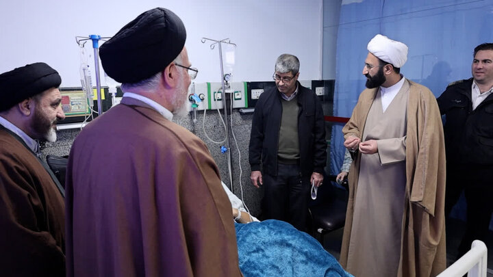 تصاویر/ عیادت مجروحین اغتشاشات اخیر توسط نمایندگان آیت الله اعرافی