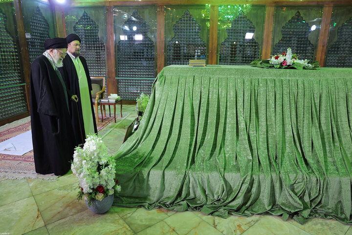 تصاویر/ حضور در مرقد بنیانگذار جمهوری اسلامی ایران در آغاز جشن‌های دهه فجر