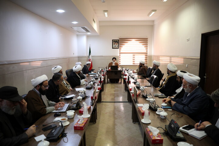 تصاویر/جلسه کمیته برنامه ریزی حضور مرکز مدیریت حوزه های علمیه در سی و سومین نمایشگاه بین المللی قرآن کریم