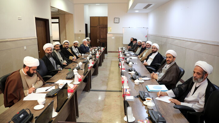 تصاویر/جلسه کمیته برنامه ریزی حضور مرکز مدیریت حوزه های علمیه در سی و سومین نمایشگاه بین المللی قرآن کریم