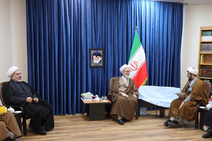 تصاویر/ دیدار معاون پژوهش حوزه های علمیه با آیت الله اعرافی