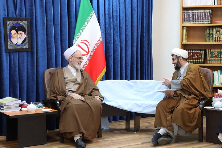 تصاویر/ دیدار معاون پژوهش حوزه های علمیه با آیت الله اعرافی