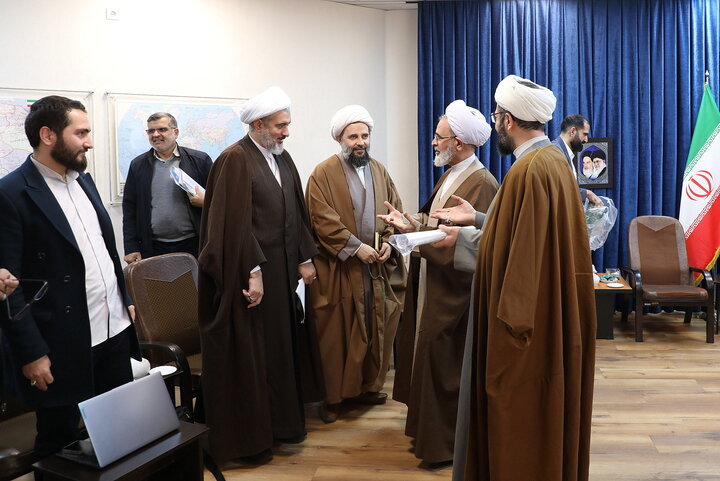 تصاویر/ دیدار معاون پژوهش حوزه های علمیه با آیت الله اعرافی