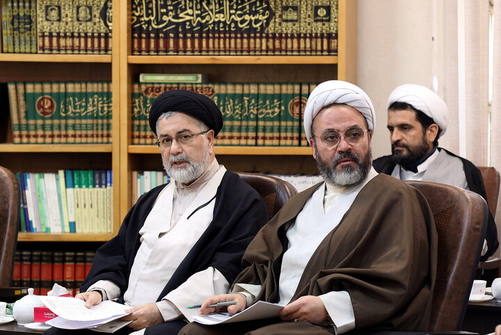 تصاویر/ دیدار معاون پژوهش حوزه های علمیه با آیت الله اعرافی